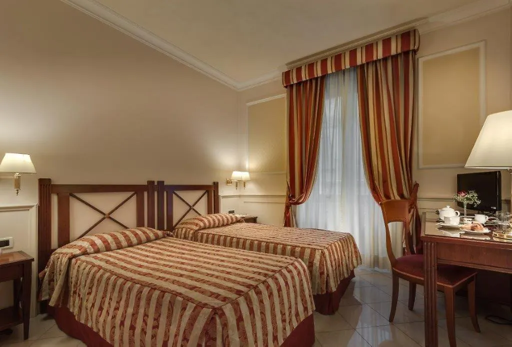 Hotel Palazzo Cardinal Cesi Roma 4*,