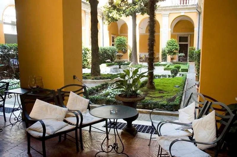 מלון רומא Palazzo Cardinal Cesi