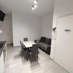 fiera-apartment-gioannetti-5.emilia-romagnahotels.net/
